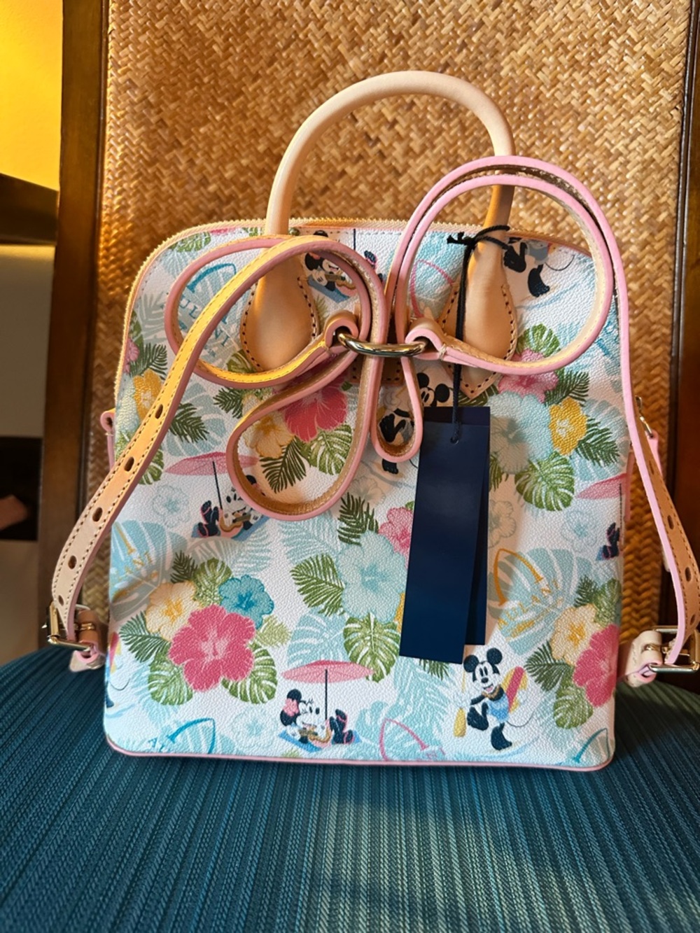 Aulani Disney Dooney & Bourke Hibiscus Backpack Resort Exclusive - NWT - Picture 2 of 3